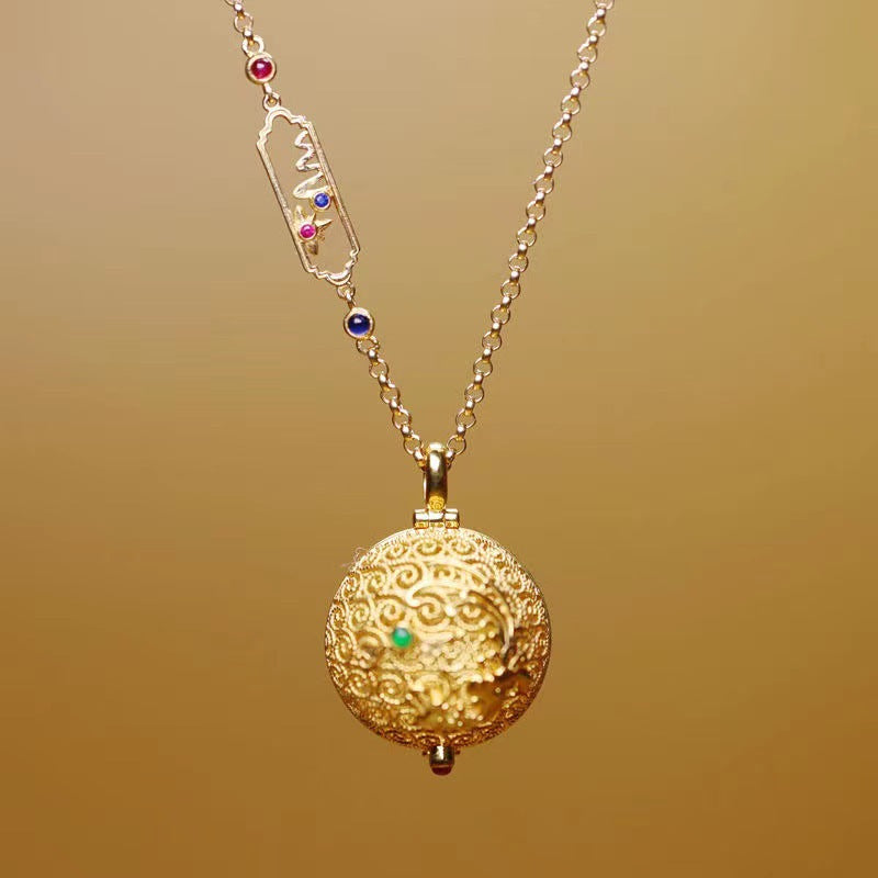 Classic Pendant with Timeless Appeal