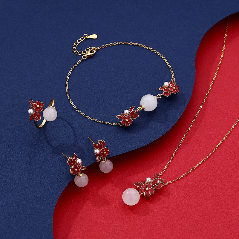 Charming Silver Necklace for Any Occasion