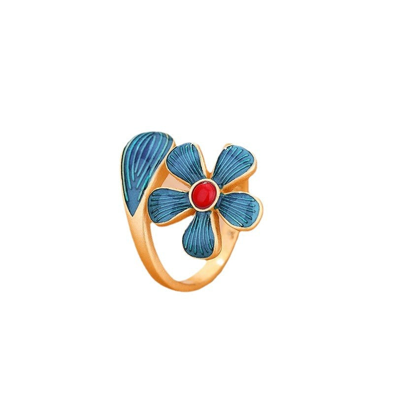 Classic Silver Ring with Timeless Appeal