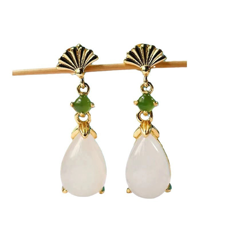 Classic Gold Earring with Timeless Appeal