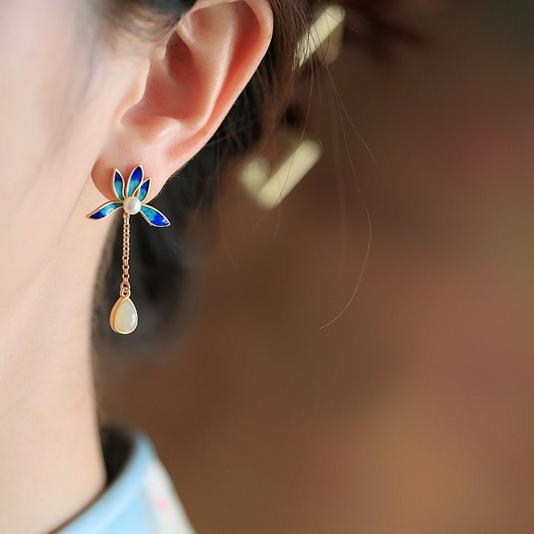 Beautiful Silver Earring with Unique Style