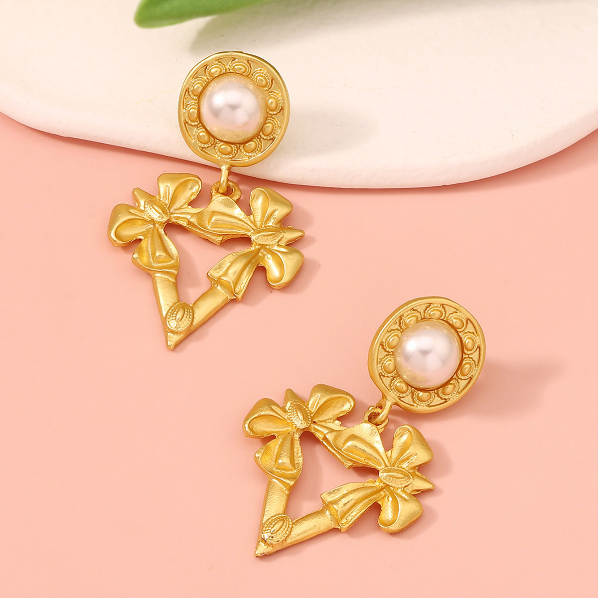 Romantic Pearl Earring for Special Moments