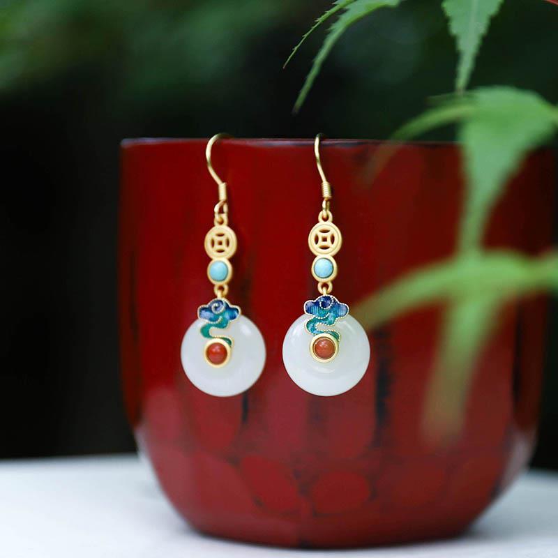 Romantic Silver Earring for Special Moments