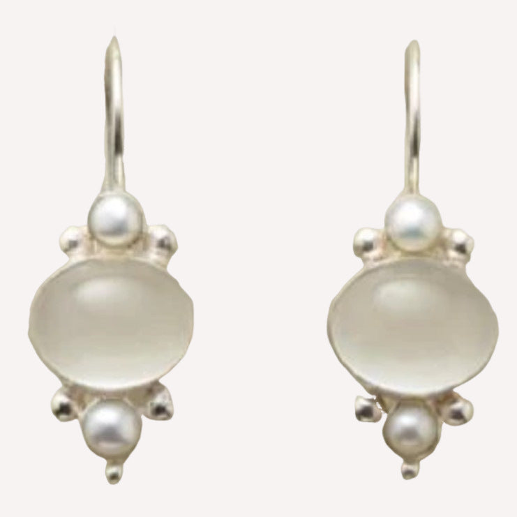 Romantic Silver Earring for Special Moments