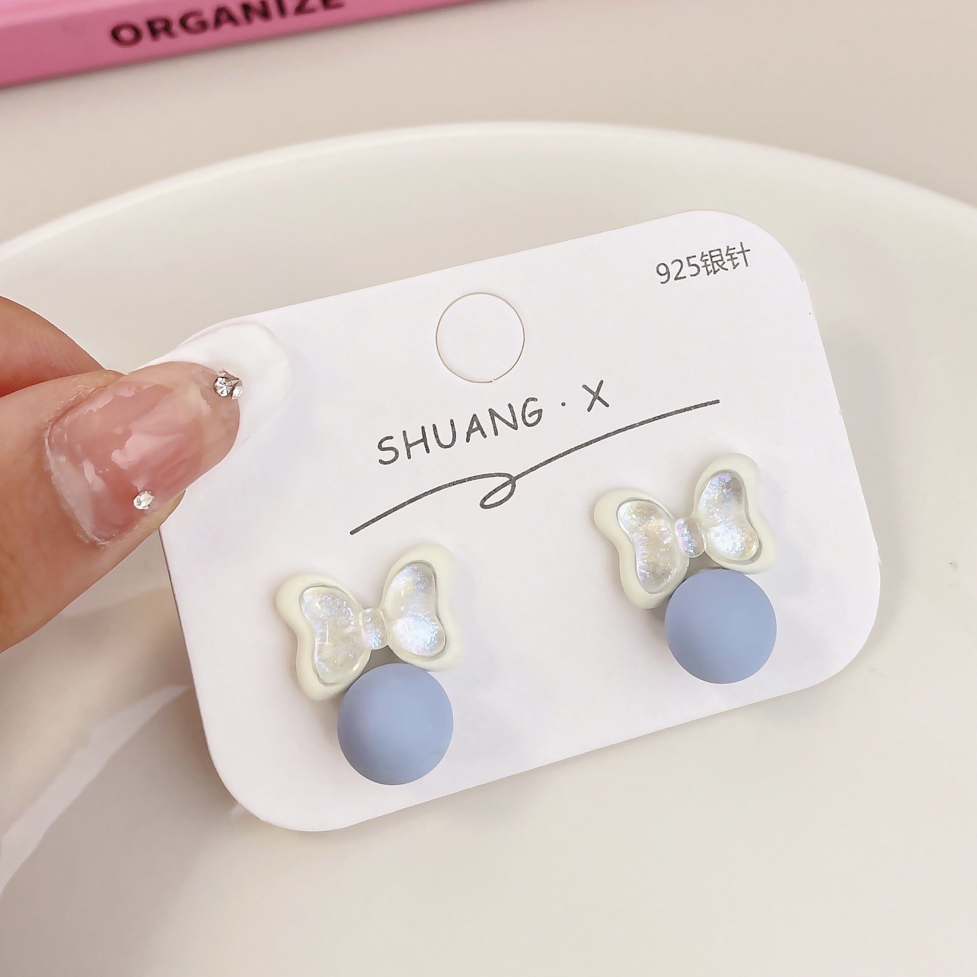 Charming Earring for Any Occasion