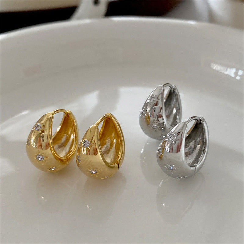Classic Earring with Timeless Appeal