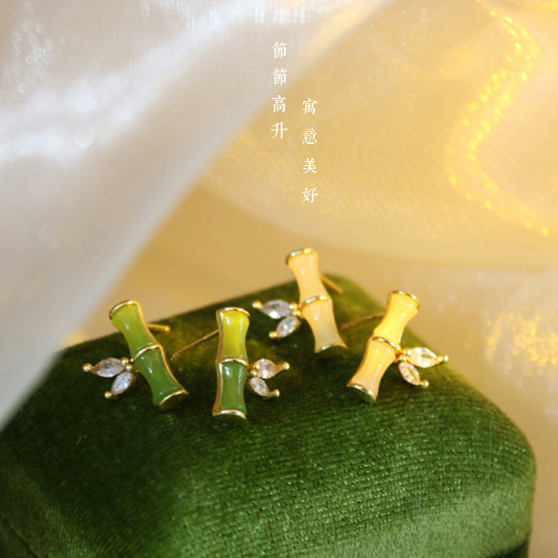 Romantic Silver Earring for Special Moments