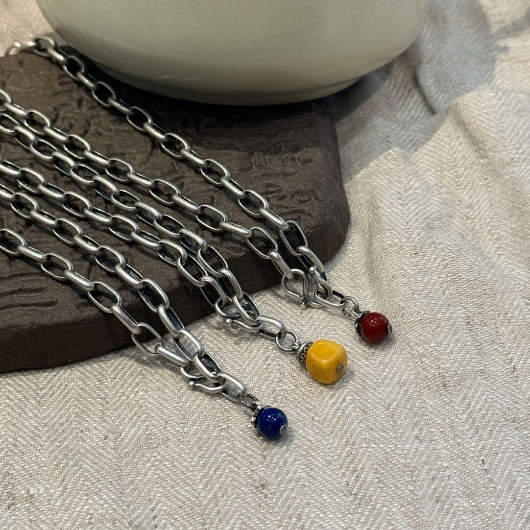 Classic Silver Necklace with Timeless Appeal
