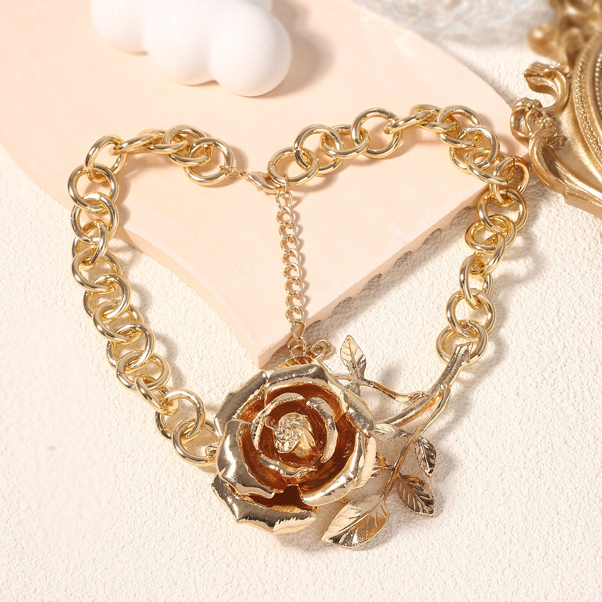 Charming Pendant for Any Occasion