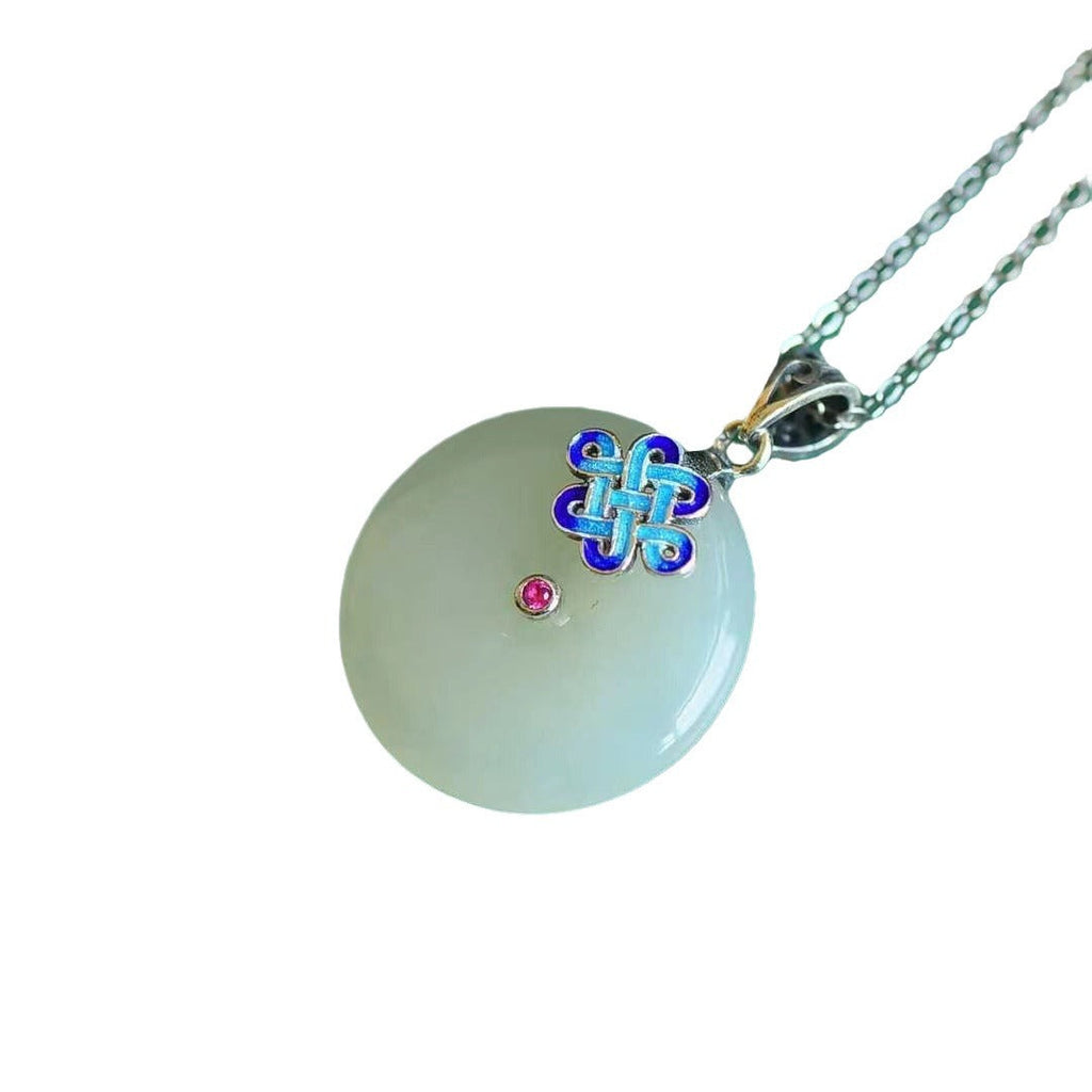 Classic Silver Necklace with Timeless Appeal