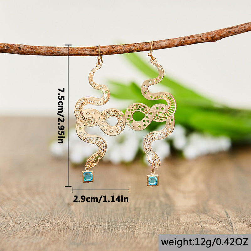 Delicate Artisan Gold Earring