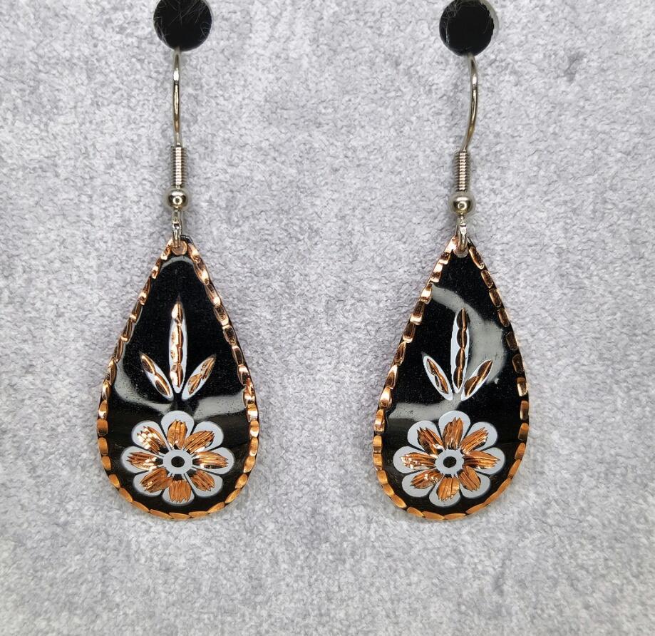 Romantic Gold Earring for Special Moments