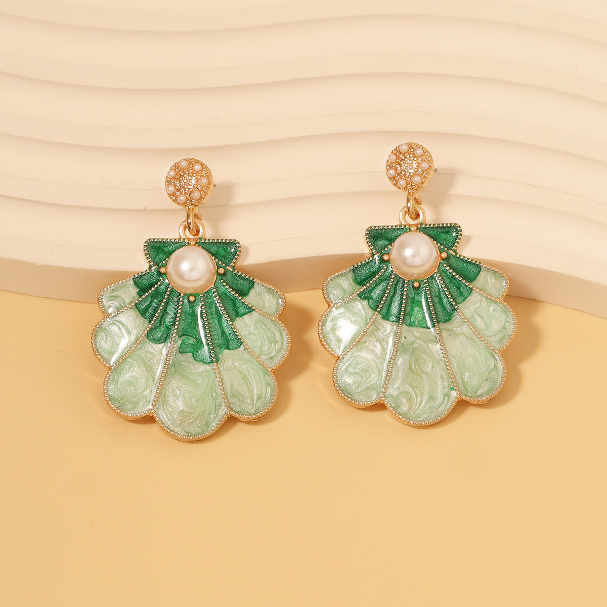 Romantic Pearl Earring for Special Moments