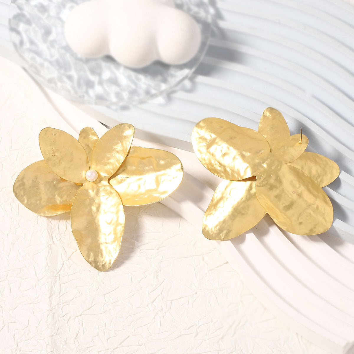 Charming Earring for Any Occasion