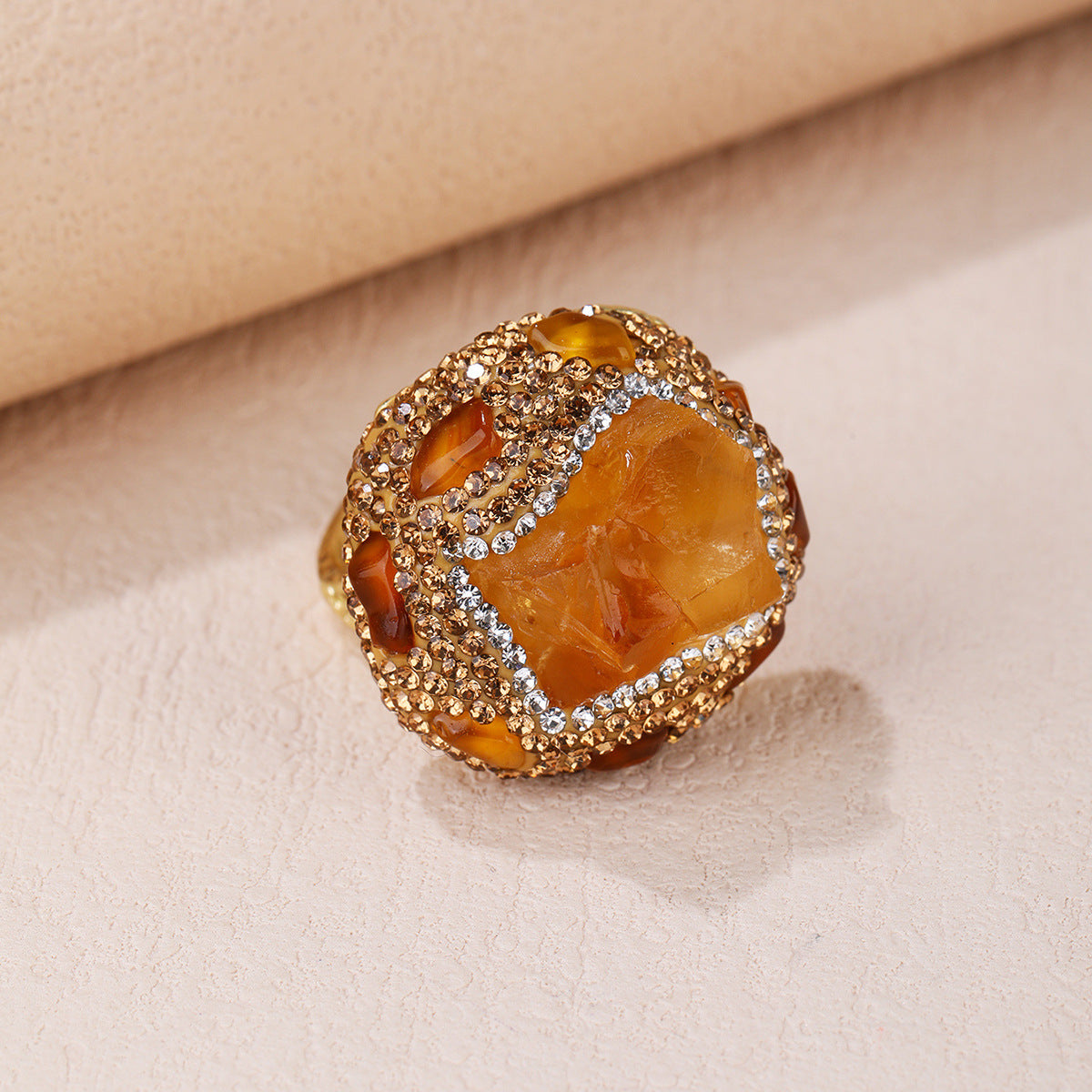 Charming Gold Ring for Any Occasion