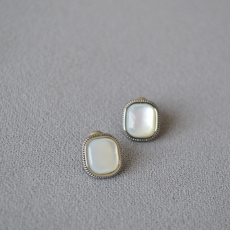 Beautiful Silver Earring with Unique Style