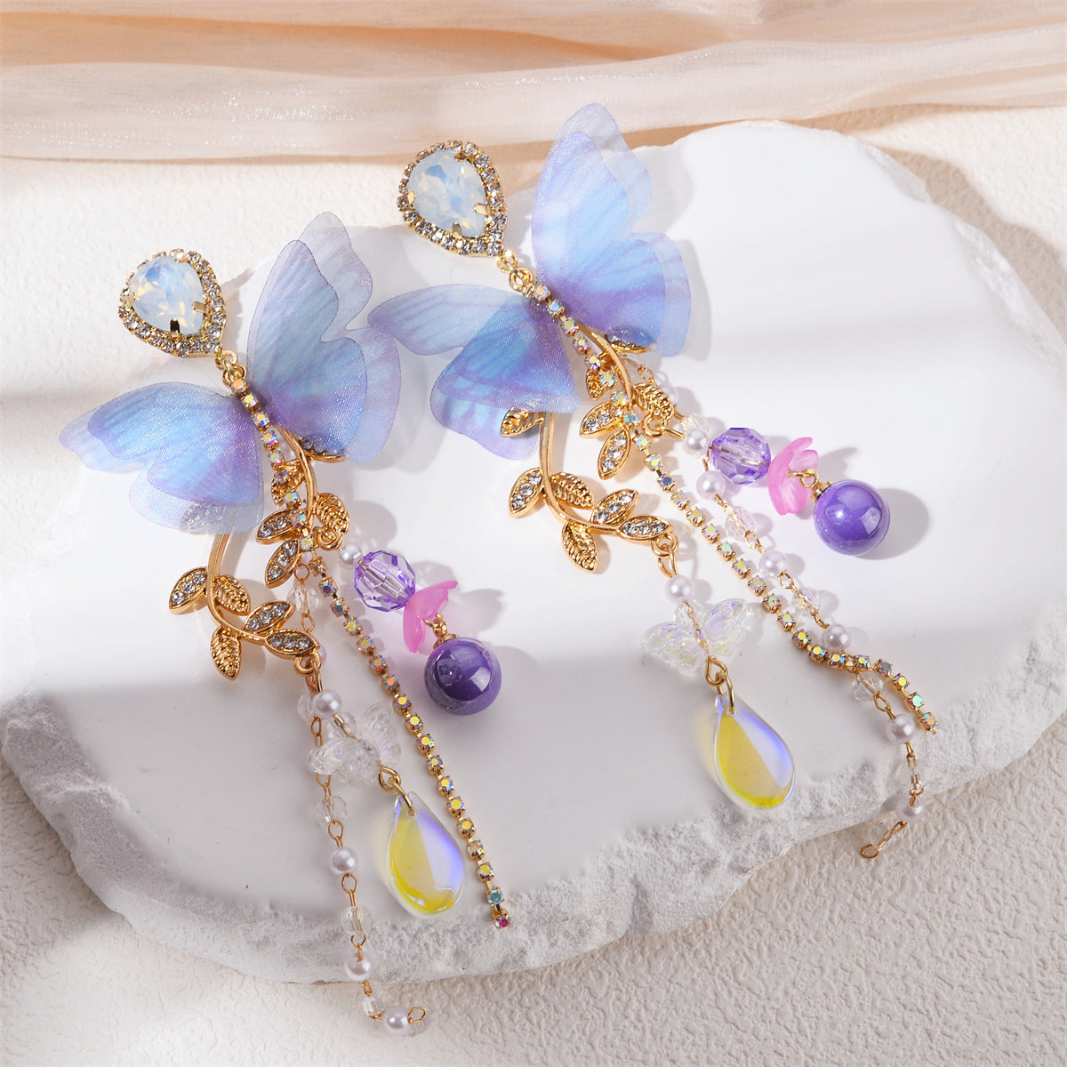 Classic Pearl Earring with Timeless Appeal