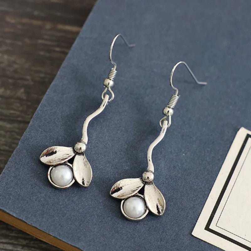 Stunning Pearl Earring for Daily Wear