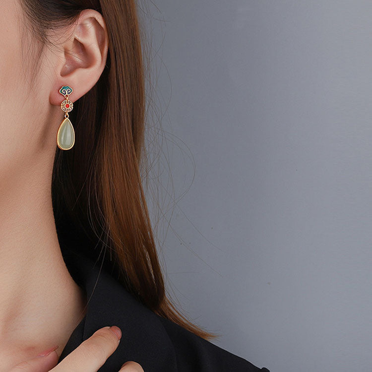 Charming Earring for Any Occasion