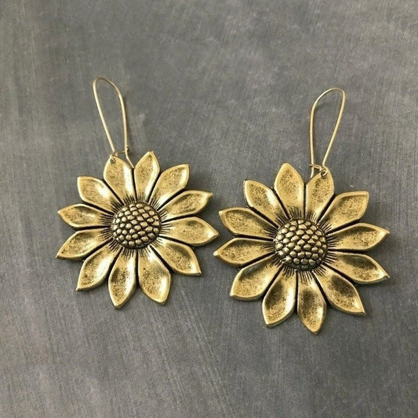 Delicate Artisan Gold Earring