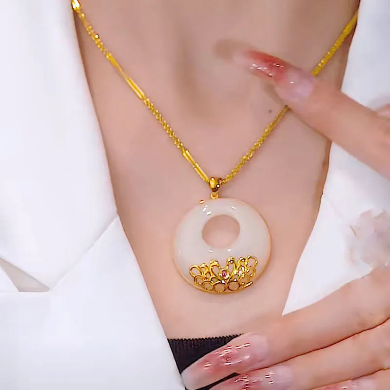 Charming Gold Necklace for Any Occasion