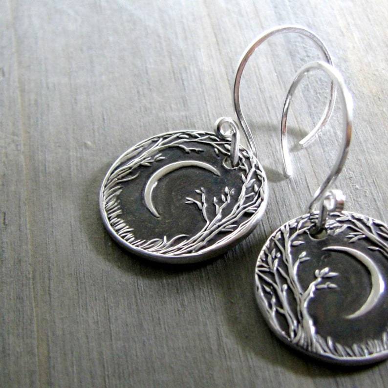 Charming Earring for Any Occasion