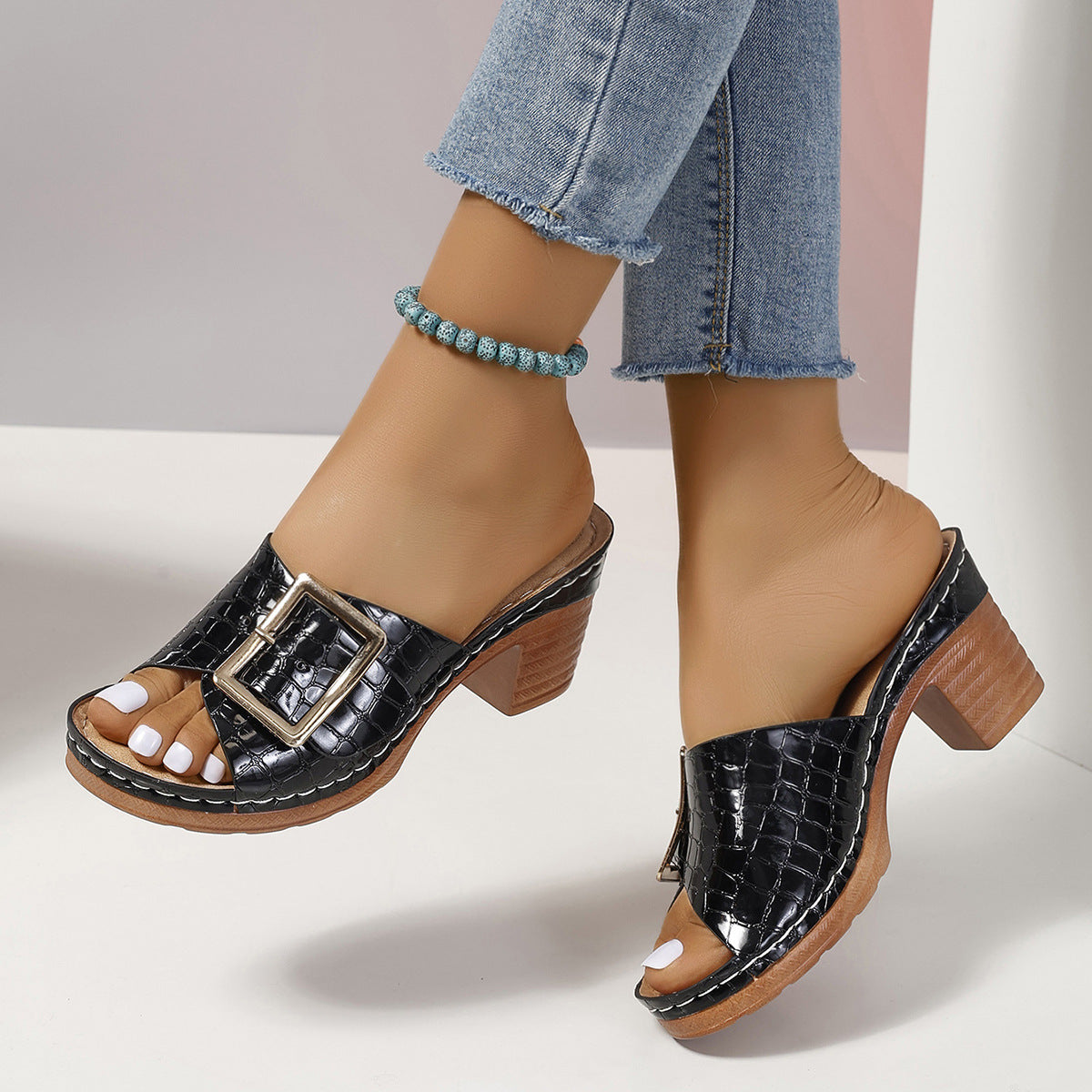 Chic Orthopedic Sandals with Unique Design