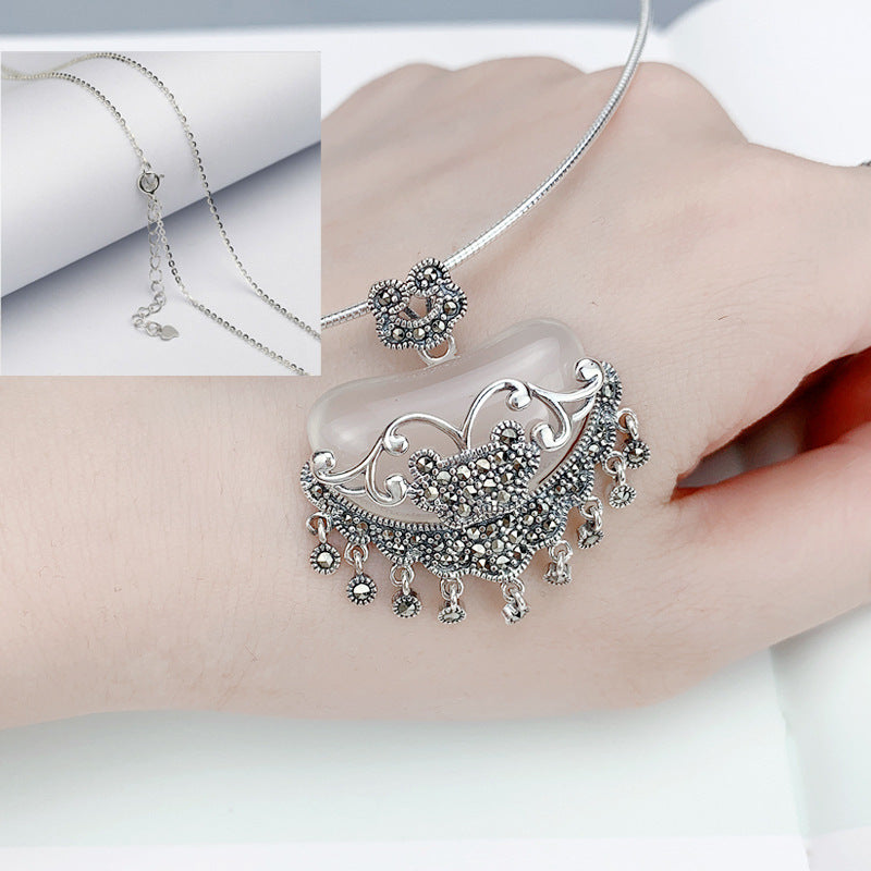 Romantic Silver Necklace for Special Moments