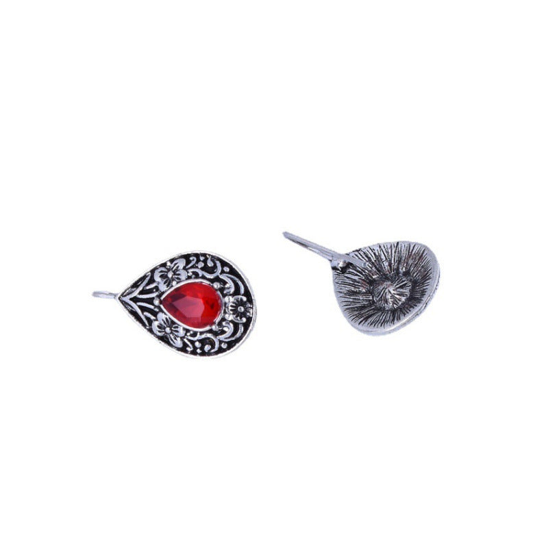 Romantic Silver Earring for Special Moments