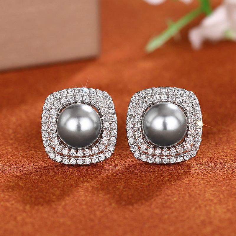 Beautiful Pearl Earring with Unique Style