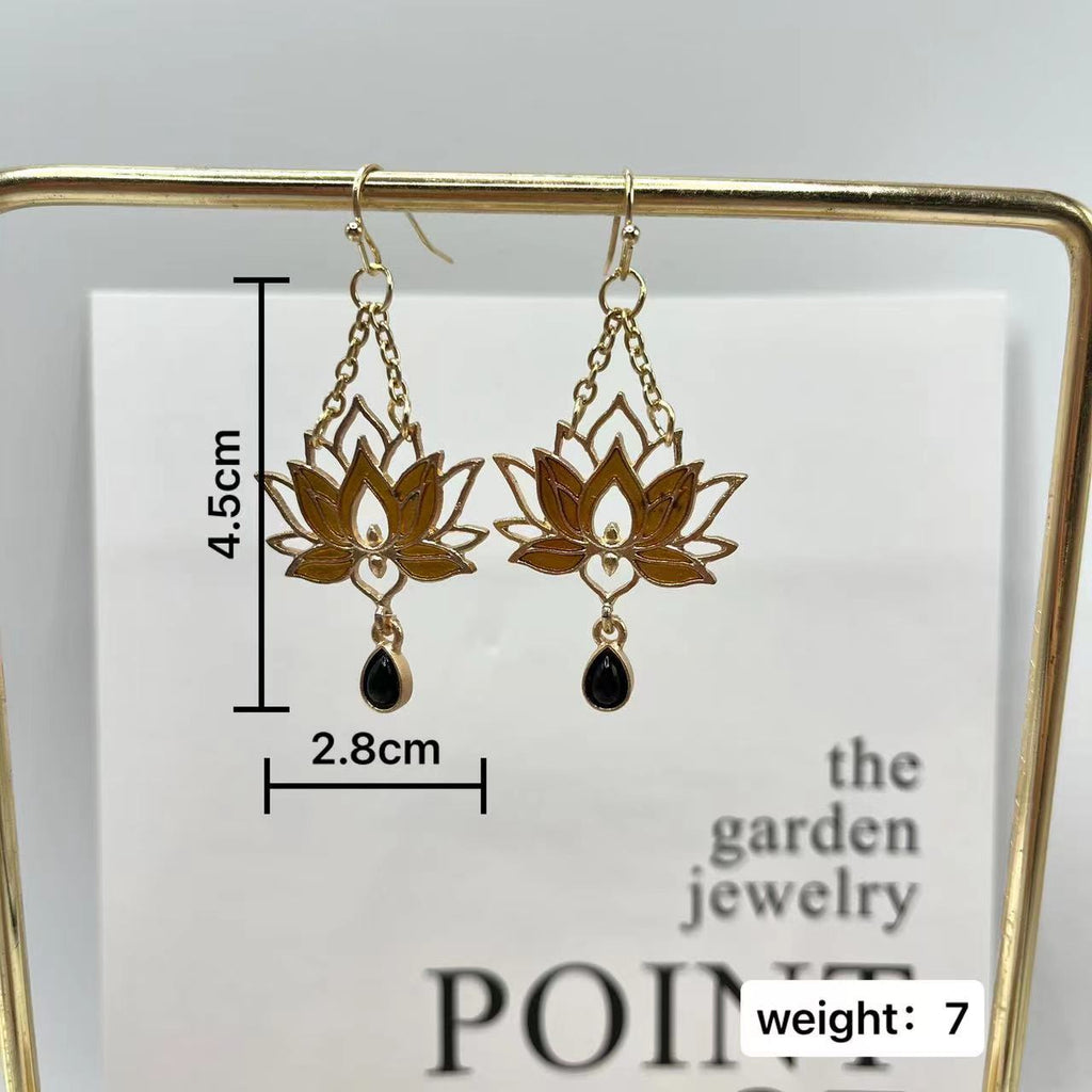 Beautiful Gold Earring with Unique Style