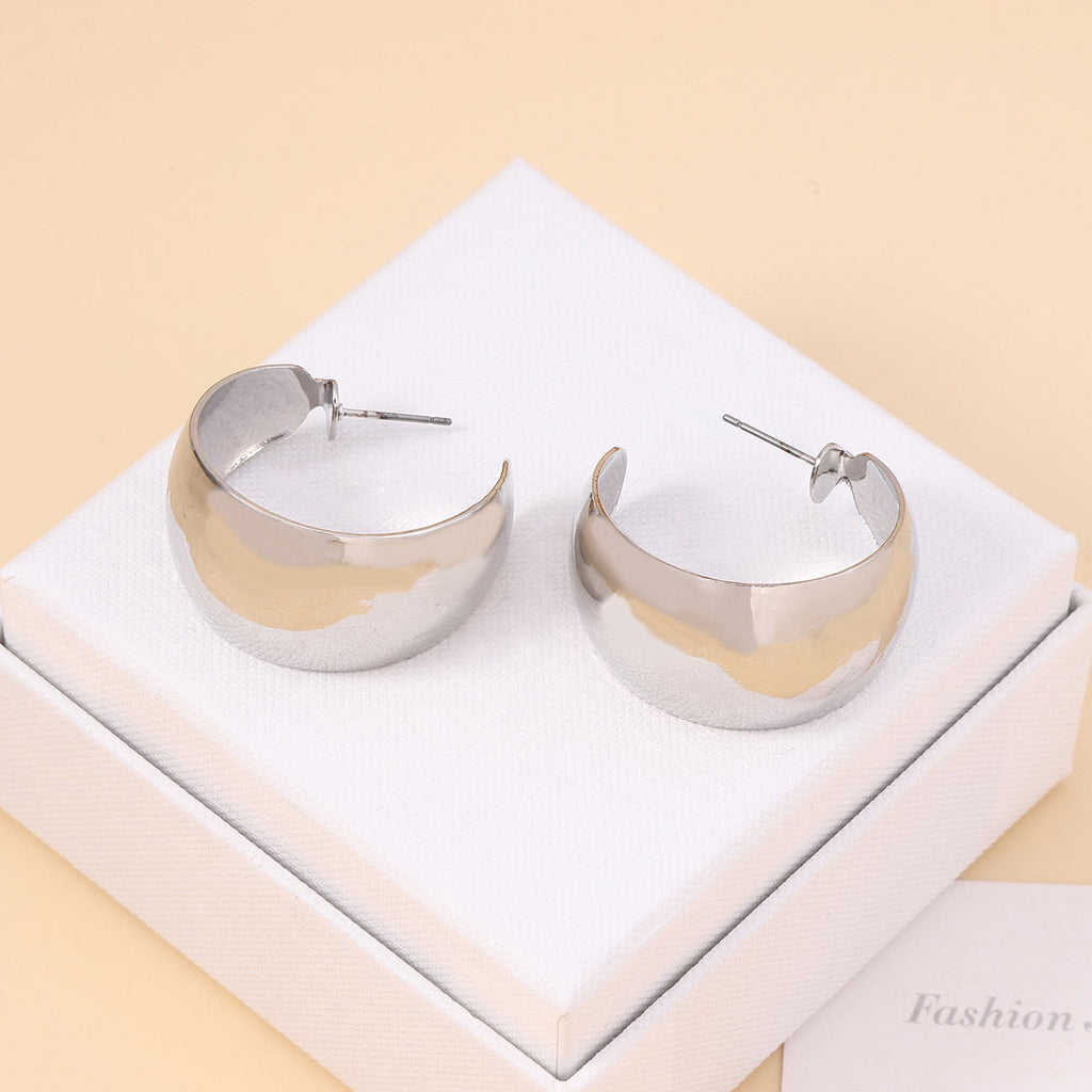 Classic Earring with Timeless Appeal