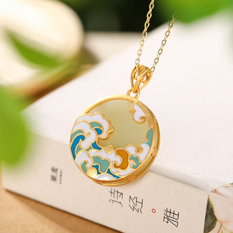 Beautiful Gold Piece with Unique Style