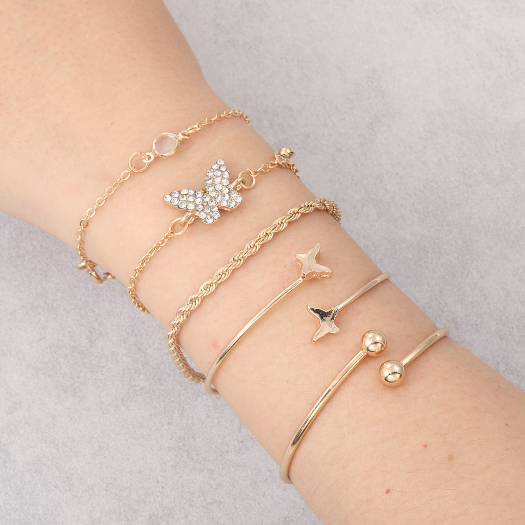 Beautiful Gold Bracelet with Unique Style