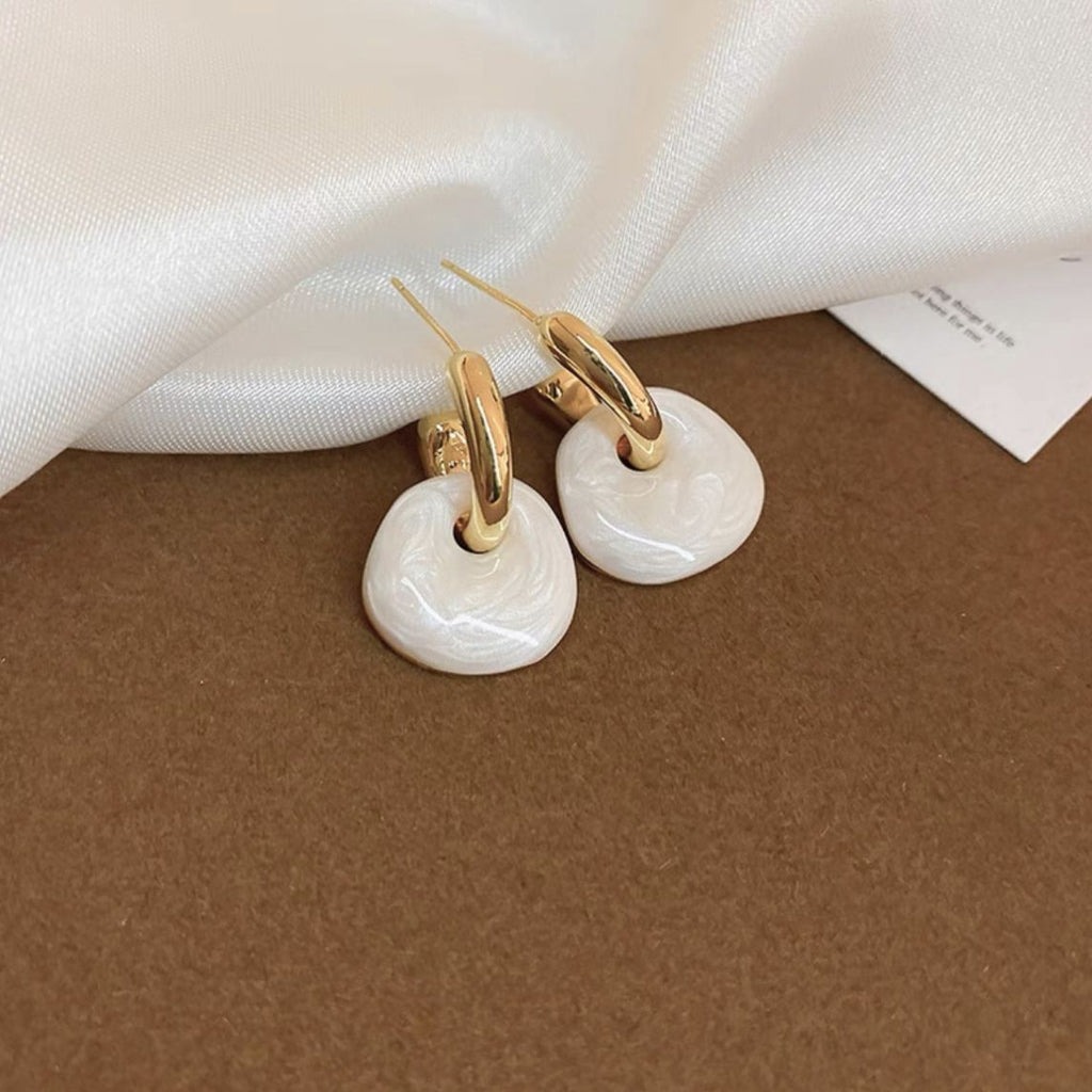 Charming Earring for Any Occasion