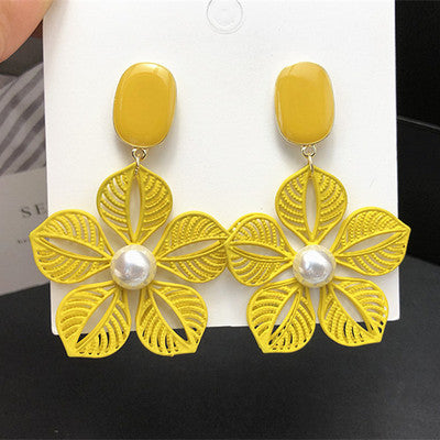 Charming Earring for Any Occasion