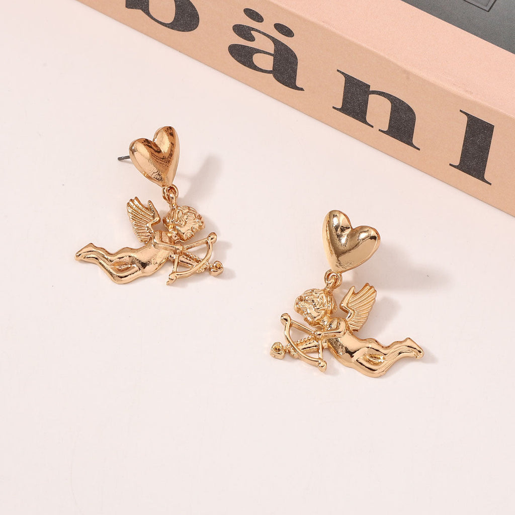 Elegant Gold Earring for Every Occasion