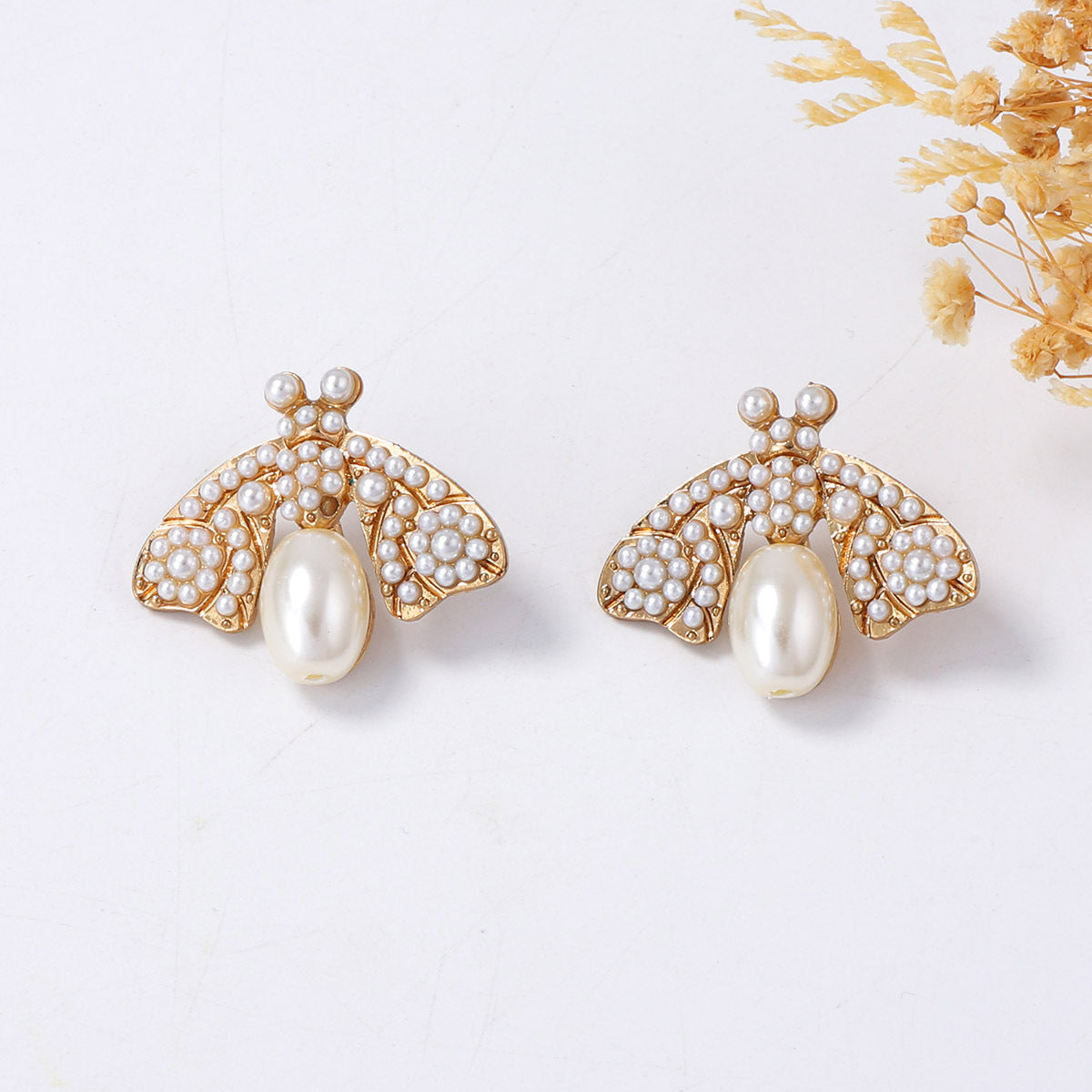 Romantic Pearl Earring for Special Moments