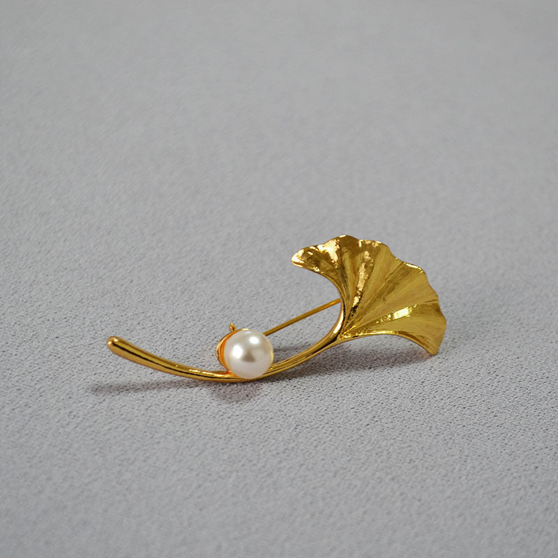 Classic Gold Piece with Timeless Appeal