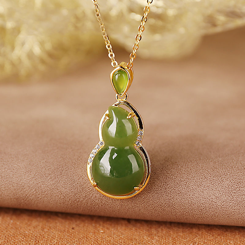 Charming Silver Pendant for Any Occasion