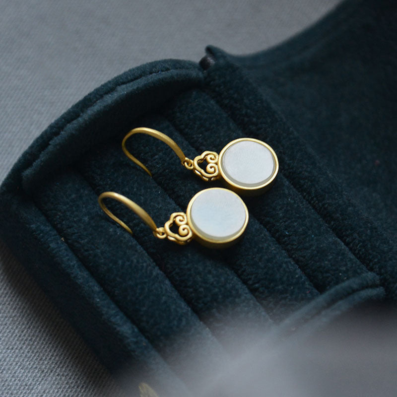 Classic Gold Earring with Timeless Appeal