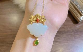 Stunning Silver Pendant for Daily Wear
