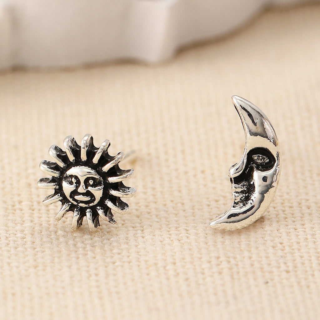 Charming Silver Earring for Any Occasion