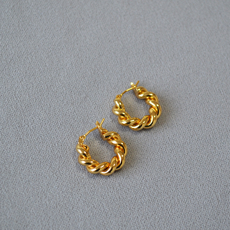 Elegant Gold Earring for Every Occasion