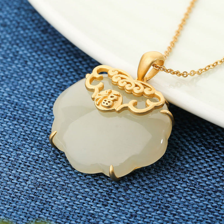 Romantic Gold Necklace for Special Moments