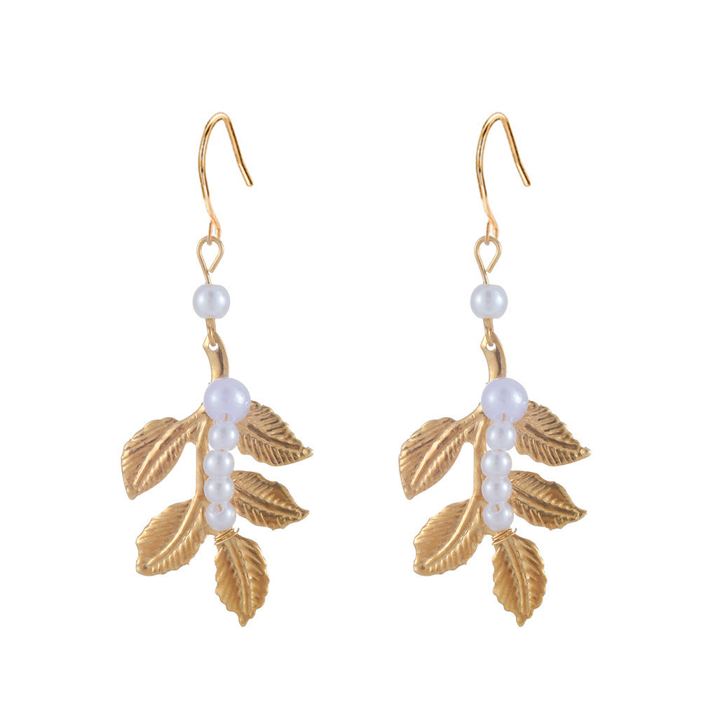 Classic Pearl Earring with Timeless Appeal