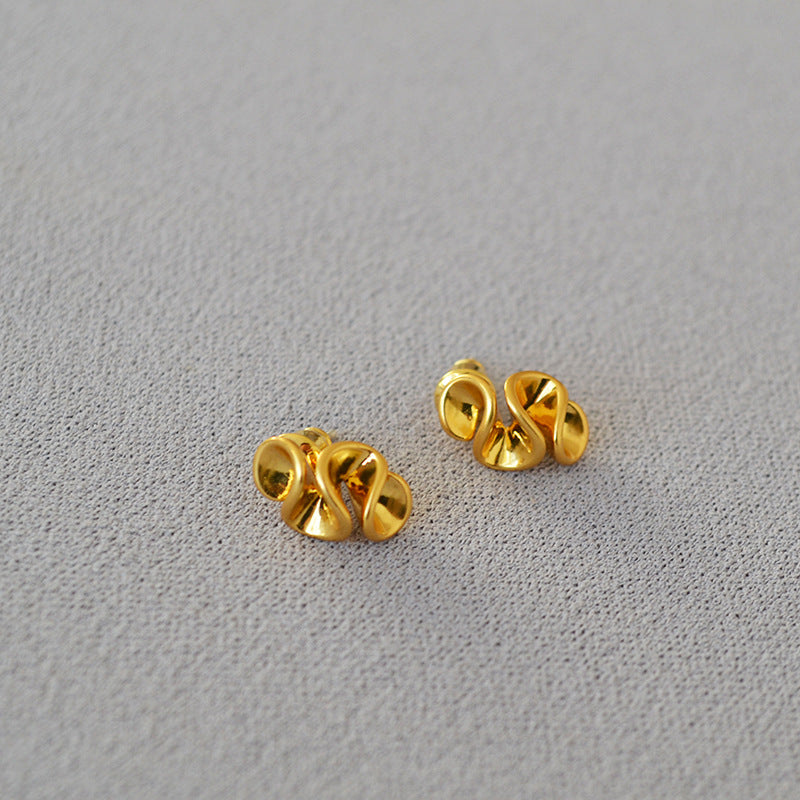 Elegant Gold Earring for Every Occasion