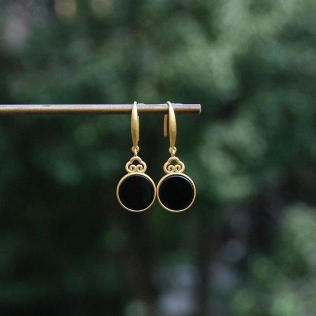 Charming Silver Earring for Any Occasion