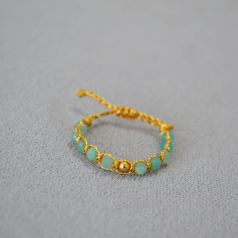 Classic Gold Bracelet with Timeless Appeal