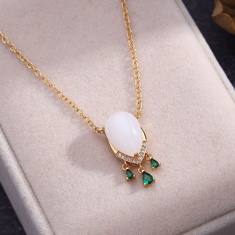 Beautiful Silver Necklace with Unique Style